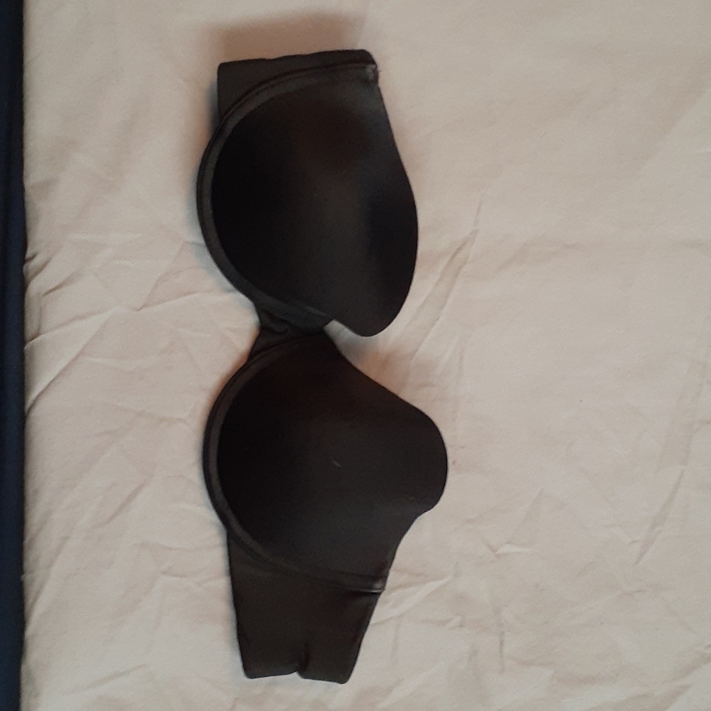 Black Strapless Bra